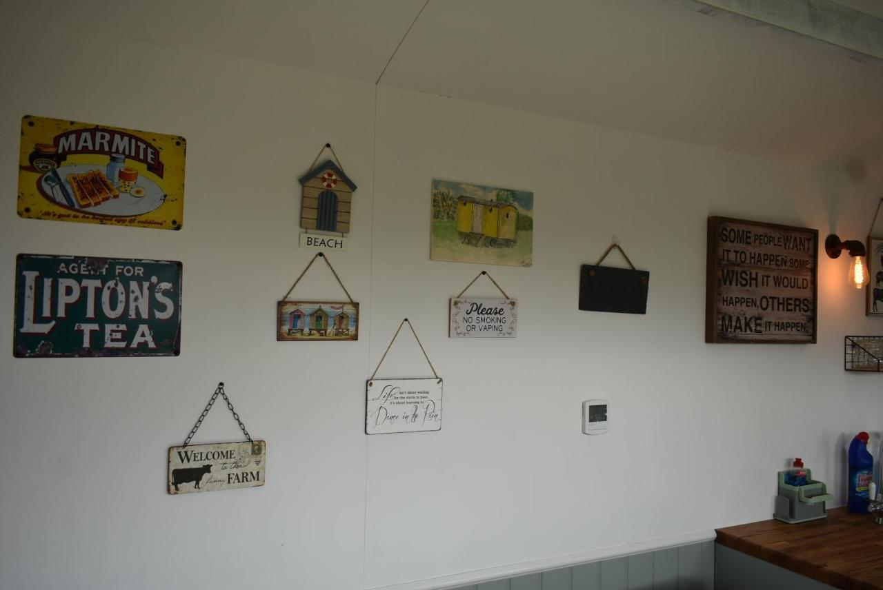 Lanterns Shepherds Huts & Glamping Happisburgh Bagian luar foto