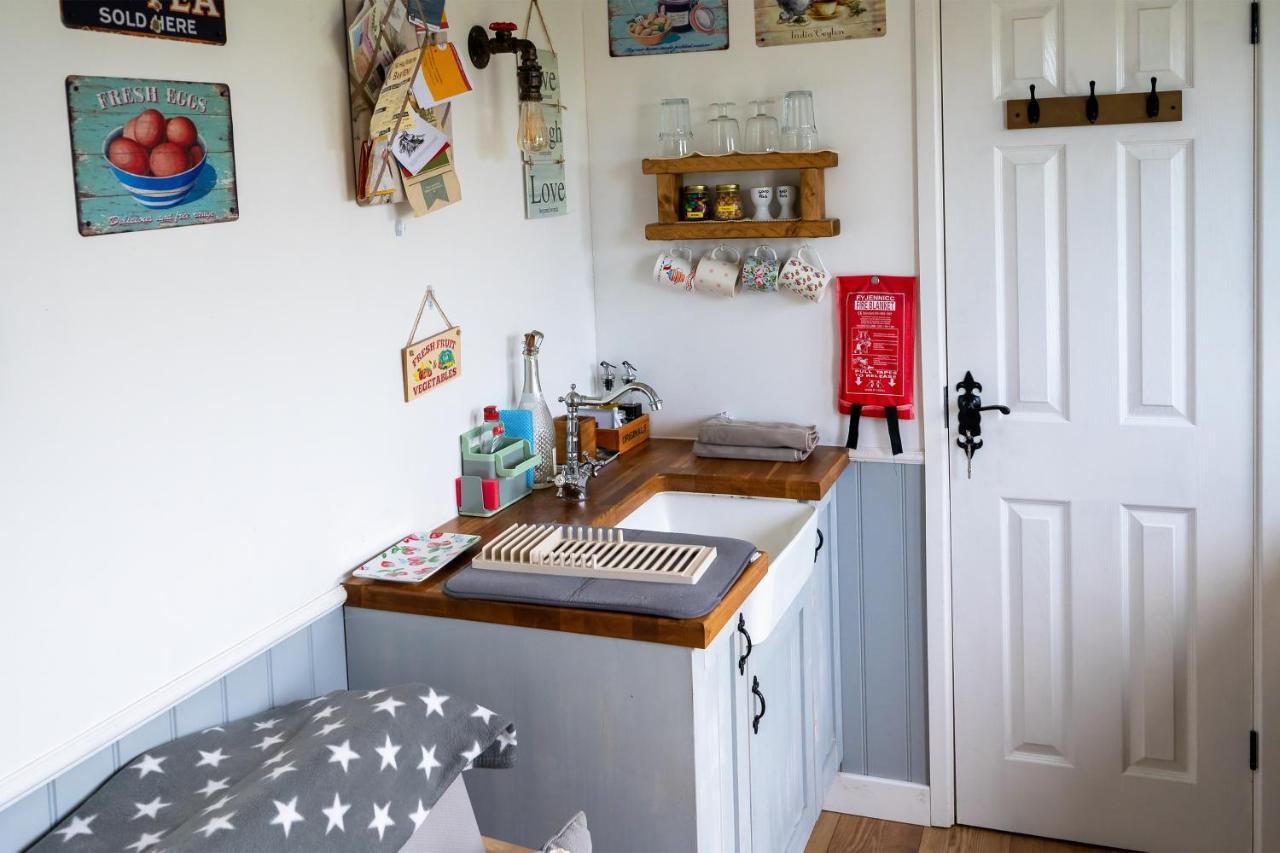 Lanterns Shepherds Huts & Glamping Happisburgh Bagian luar foto