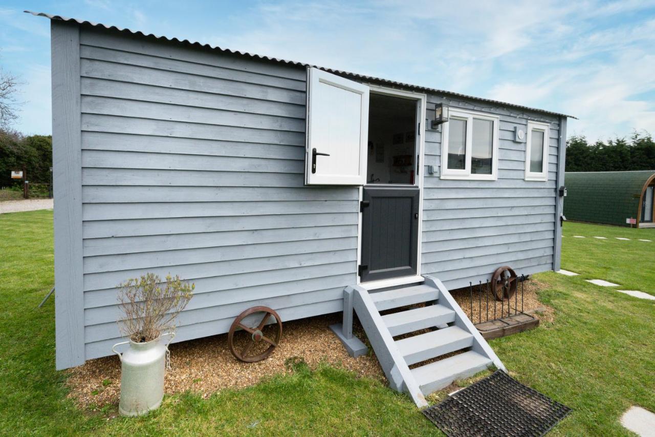Lanterns Shepherds Huts & Glamping Happisburgh Bagian luar foto