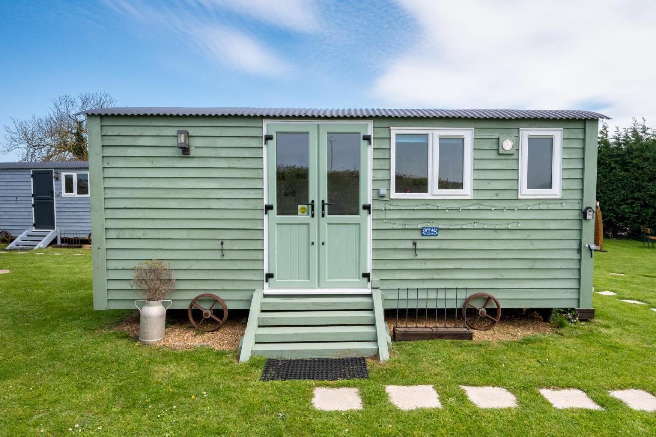 Lanterns Shepherds Huts & Glamping Happisburgh Bagian luar foto